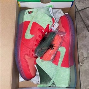 Strawberry Cough dunk highs